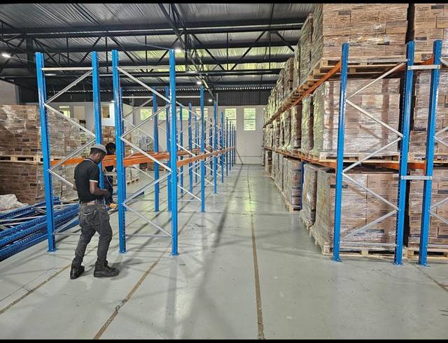 BUSINESS PROPERTY TO RENT IN BRIARDENE